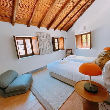 Casa Dos Murtais *